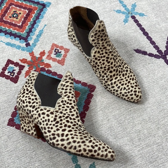Acne Leopard Print Ankle boots - Picture 4 of 9